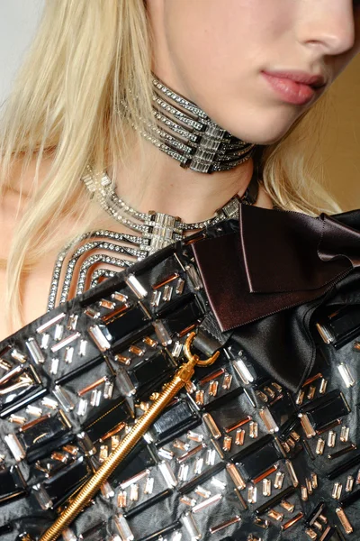 Look 61